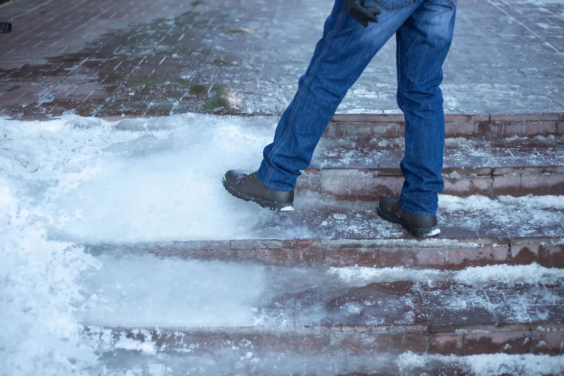 bigstock-A-Man-Walks-Up-Stairs-With-Ice-352104941-1-min-scaled.webp