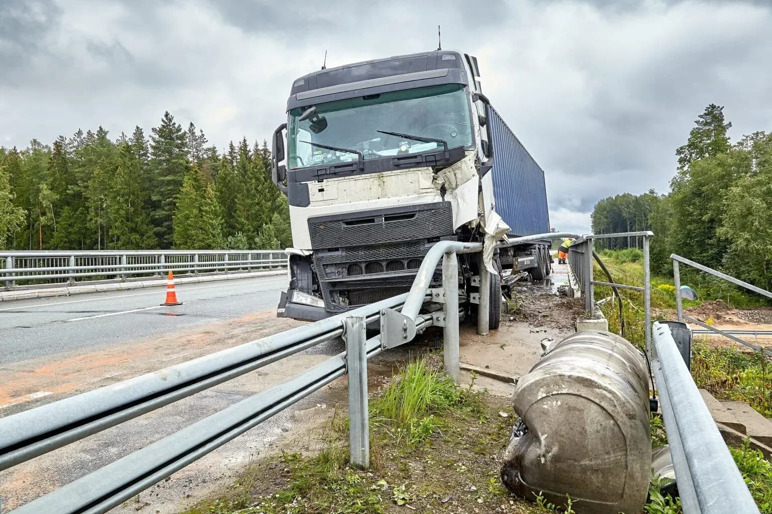 bigstock-Car-Accident-Truck-After-Coll-453641953-min-1536x1024.webp