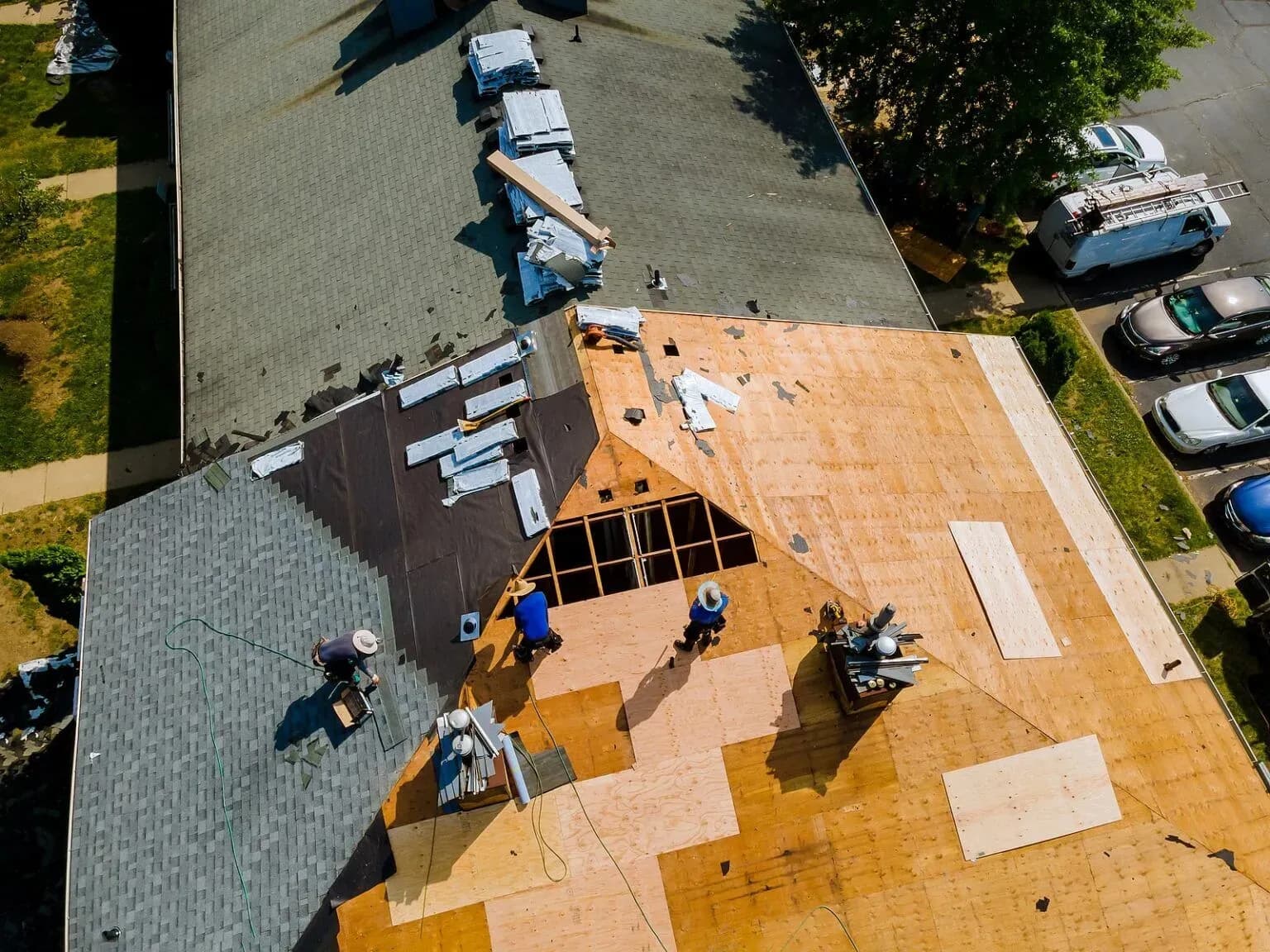 bigstock-Removal-Of-Old-Roof-And-Replac-423021092-min-1536x1152.webp