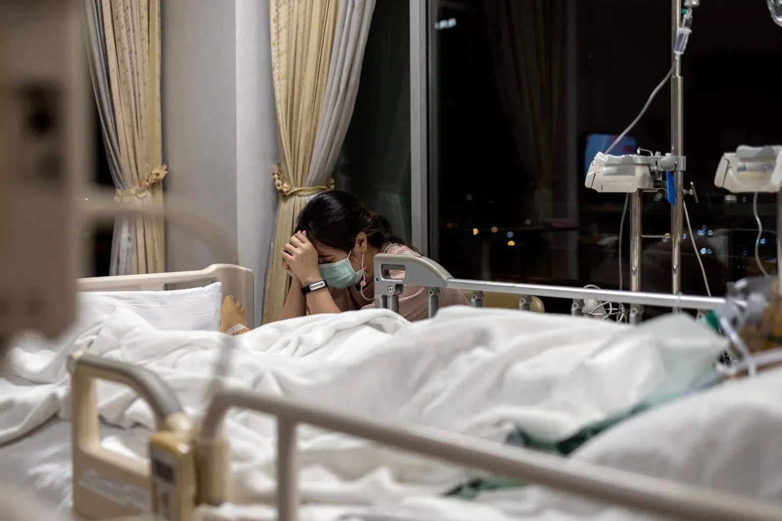bigstock-Sad-Daughter-Wear-Face-Mask-Wa-450168631-min-1536x1024.webp