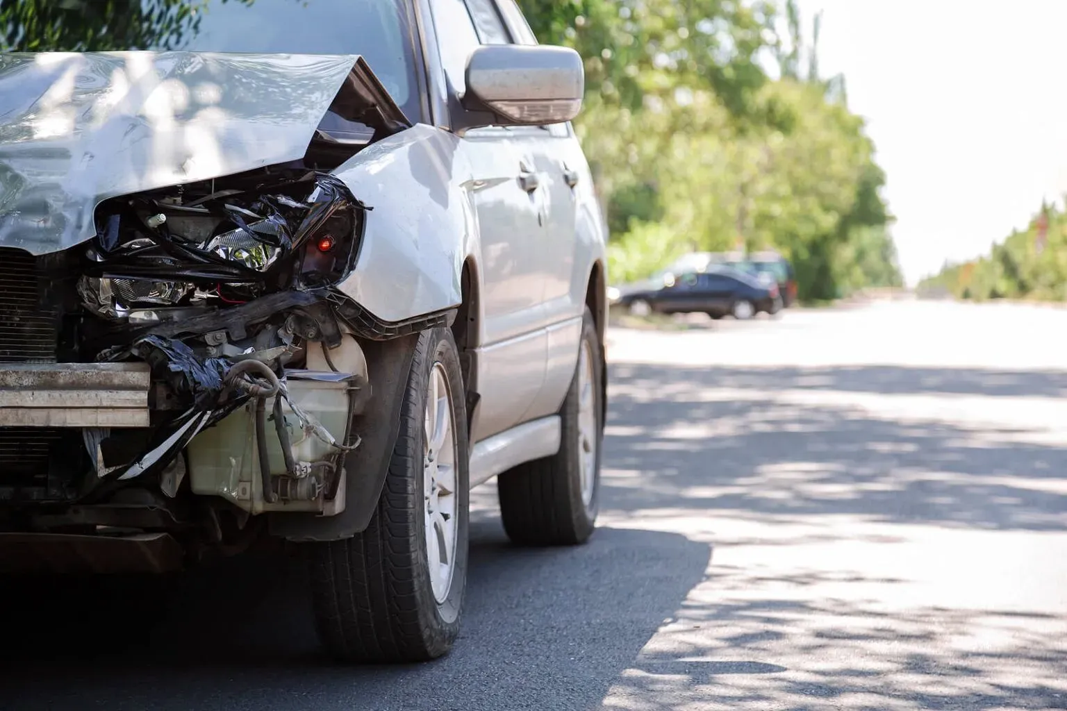 Destroyed-Car-In-Car-Crash-Tra-1536x1024.webp